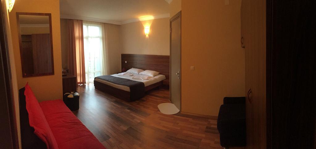 Guest House Smile Кобулети Стая снимка