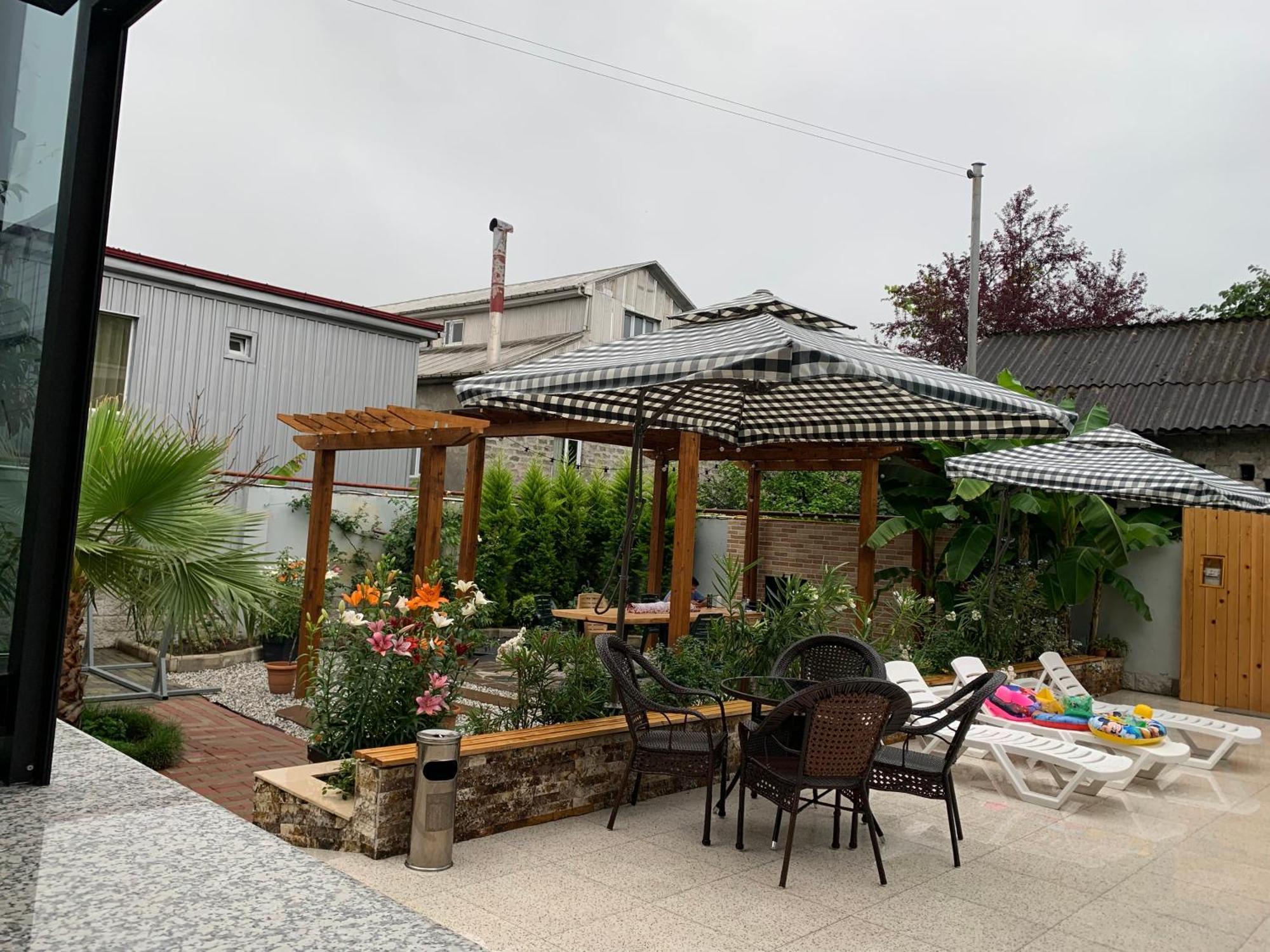 Guest House Smile Кобулети Екстериор снимка