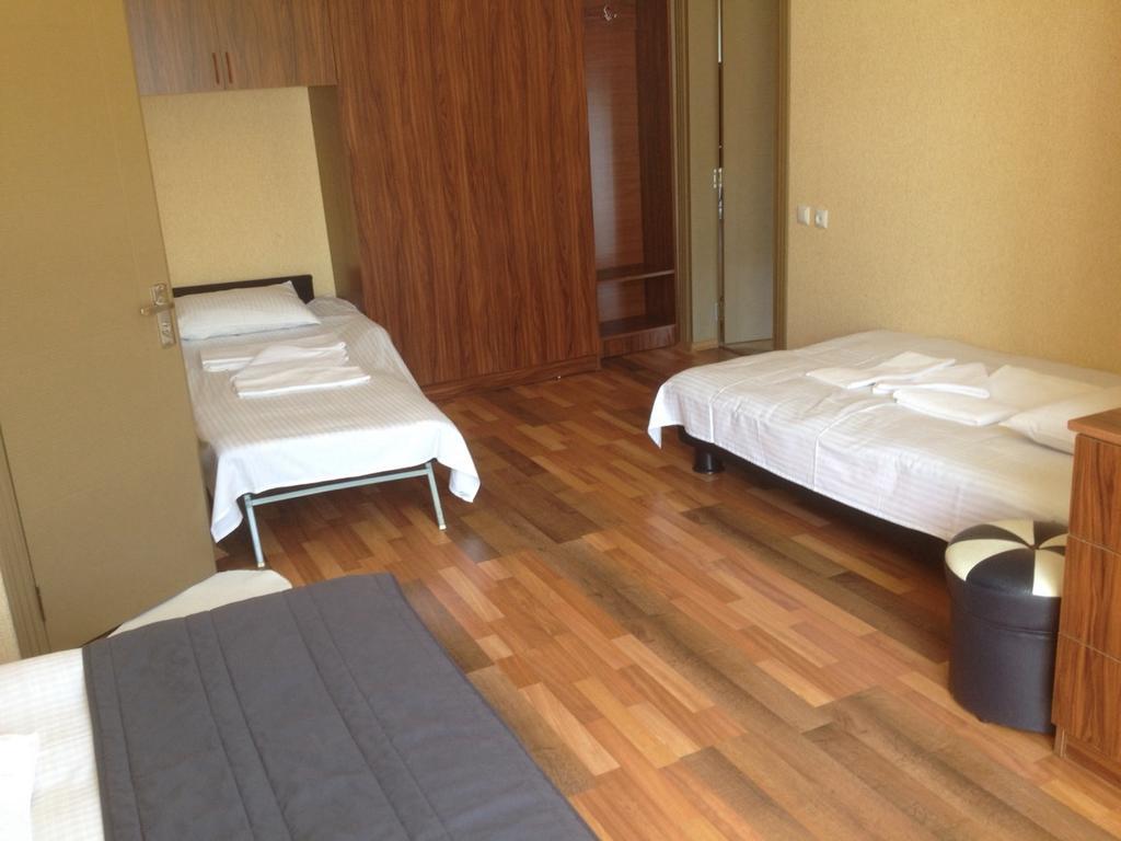 Guest House Smile Кобулети Екстериор снимка