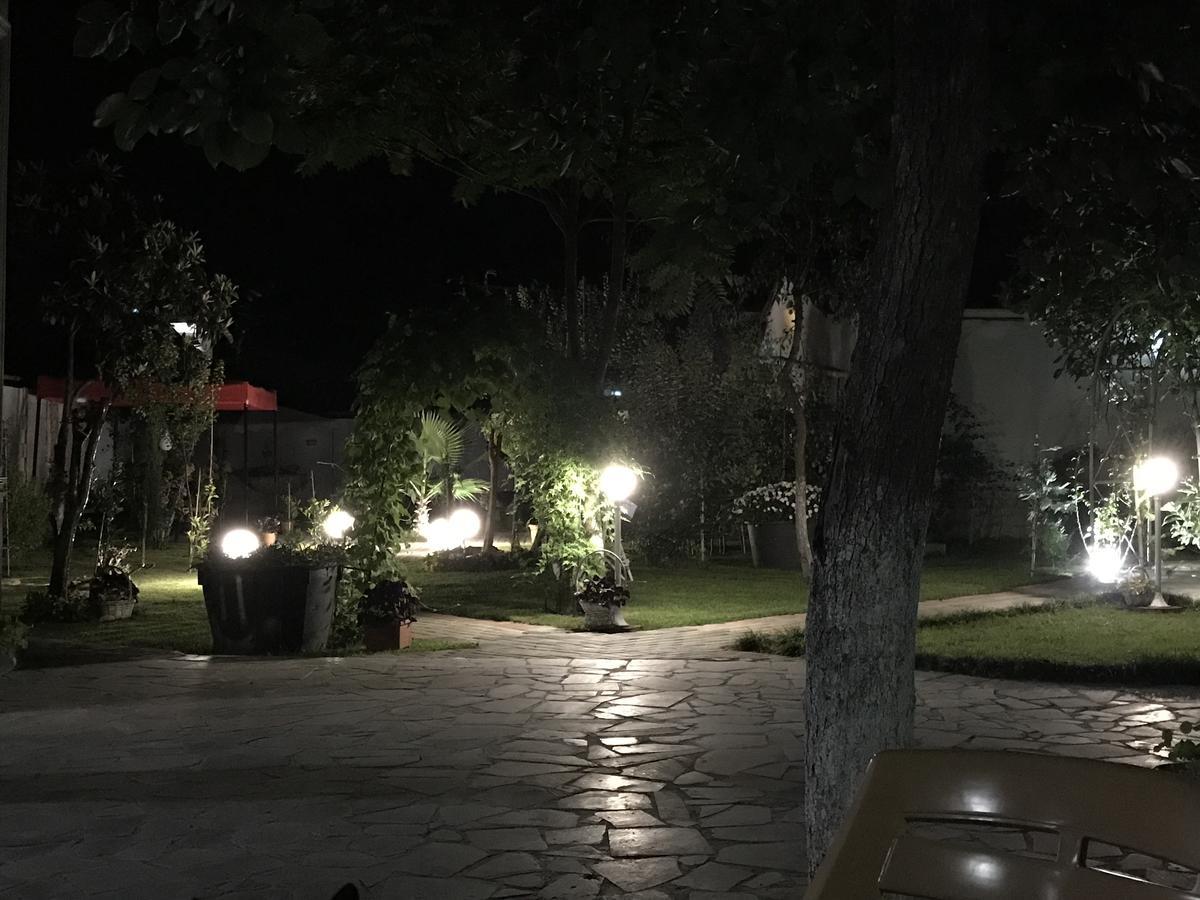 Guest House Smile Кобулети Екстериор снимка