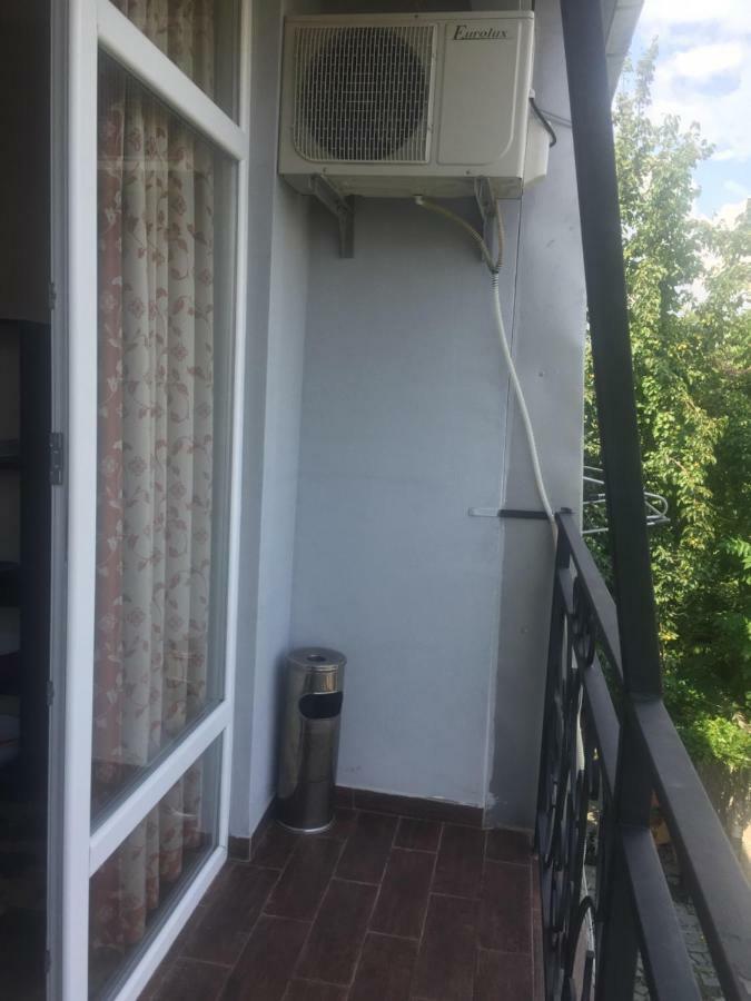 Guest House Smile Кобулети Екстериор снимка